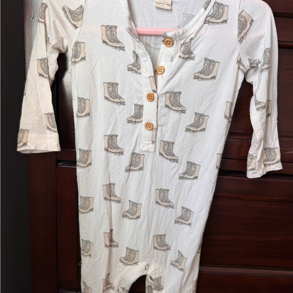 Kate Quinn Organics Ice Skating Romper 12-18 mos